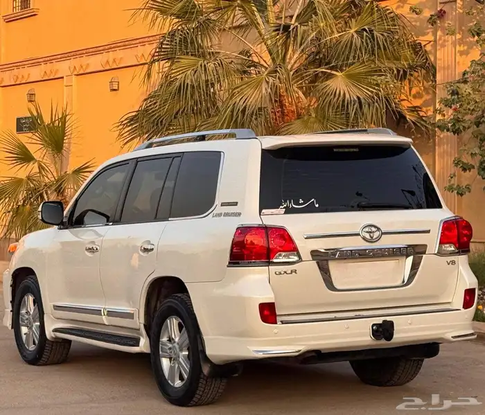 لاند كروزر 2015 GXR.8 بريمي 7