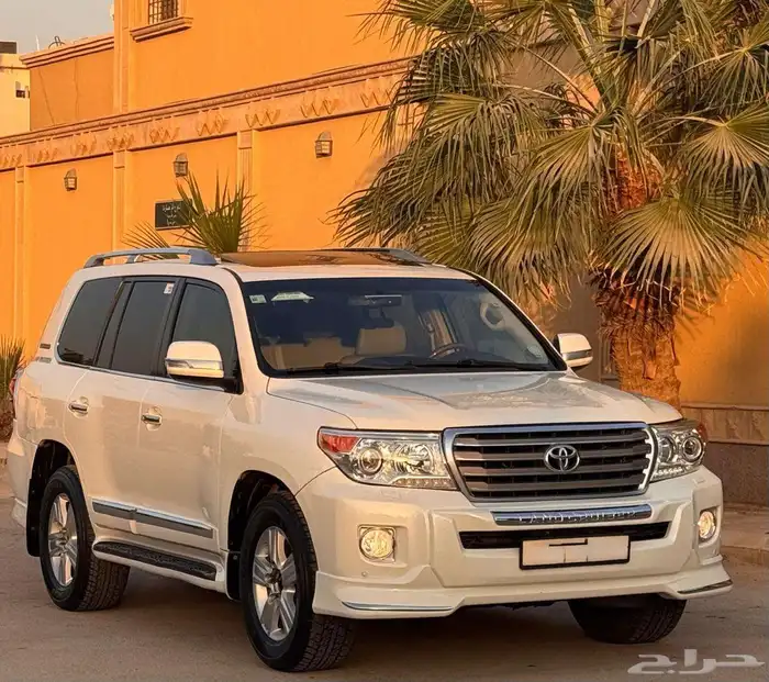 لاند كروزر 2015 GXR.8 بريمي 4