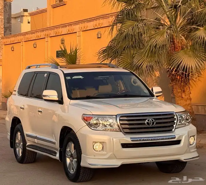 لاند كروزر 2015 GXR.8 بريمي 1