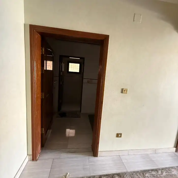 للبيع فيلا بحي الجامعيين تجاري سكني المساحة 800م 4