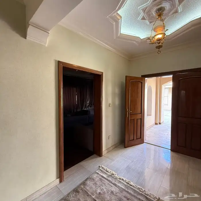 للبيع فيلا بحي الجامعيين تجاري سكني المساحة 800م 8