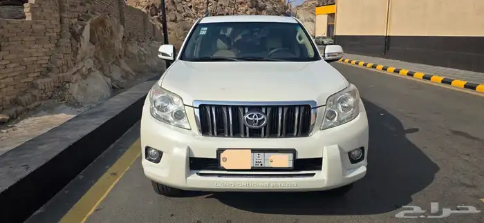 برادو 2011 ابيض لؤلؤي V6 نص فل 4