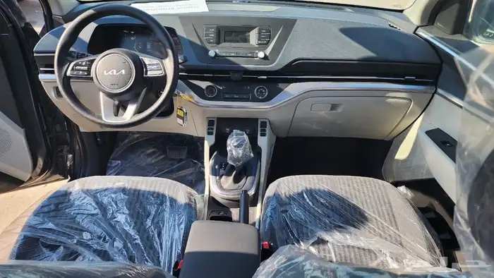 كيا كارينز استندر اوتوماتيك 2025 عروض خاصه على الكاش والتموي 8