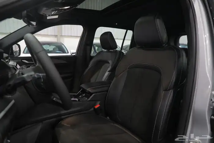 جيب جراند شروكي التيتود بلاك اديشن 2023 اصفار 14