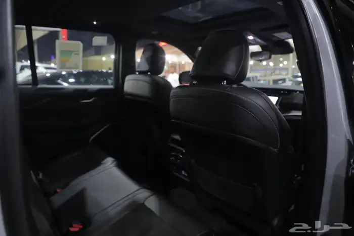 جيب جراند شروكي التيتود بلاك اديشن 2023 اصفار 17