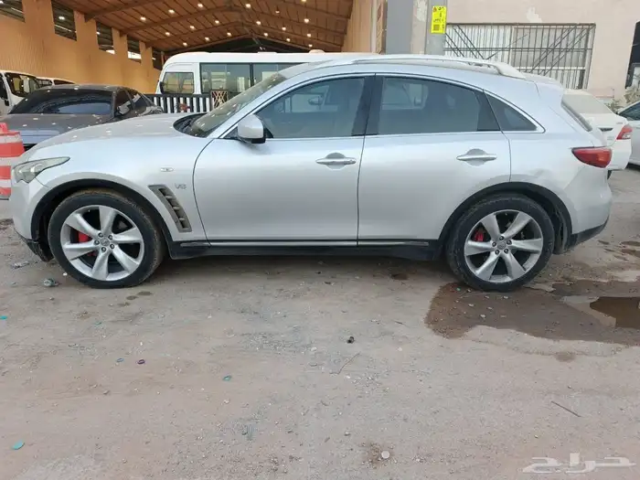 انفنتي QX70S سبورت 8 سلندر 3