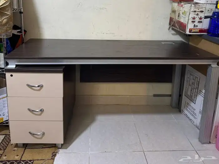 طاولة مكتب مكتبة كتب 0