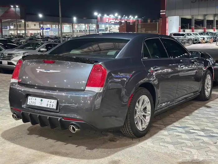كرايسلر 2022 C300 ليمتد شبه جديد 5