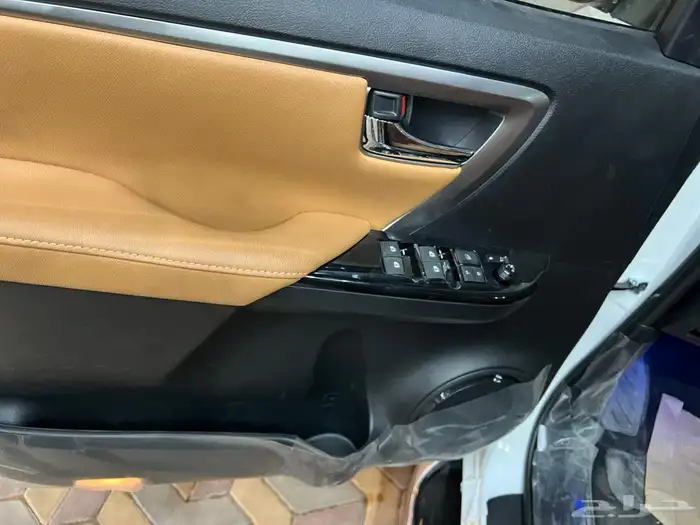 تويوتا فورتشنر VX3 بنزين 2025 كاش وتقسيط 10