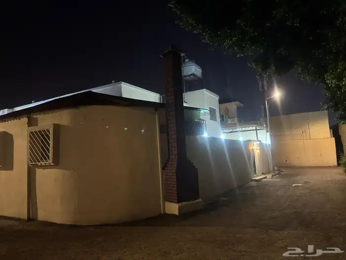 للبيع دور مستقل على 3شوارع خلف خميس افينيو 650 الف 0