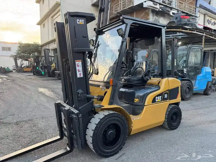 رافعة شوكيه فوركلفت للايجار 0