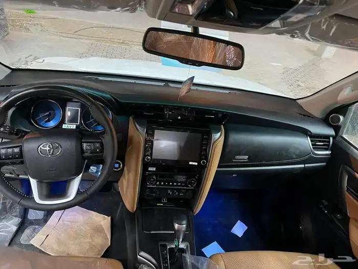 تويوتا فورتشنر VX3 بنزين 2025 كاش وتقسيط 3