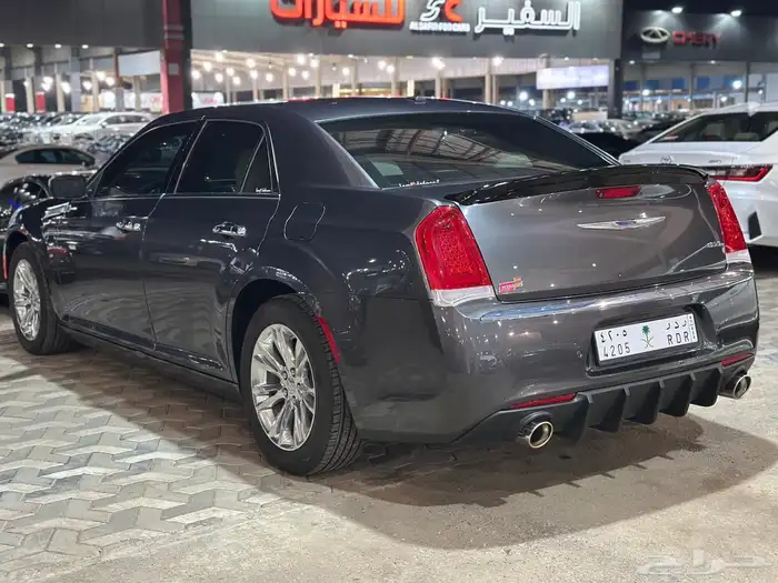 كرايسلر 2022 C300 ليمتد شبه جديد 4