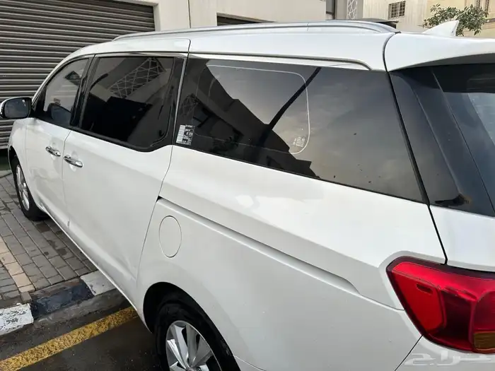 كيا كرنفال مديل 2018 ماشيه 360 الف ديزل 0