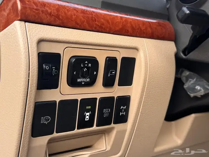 لاند كروزر 2015 GXR.8 بريمي 16