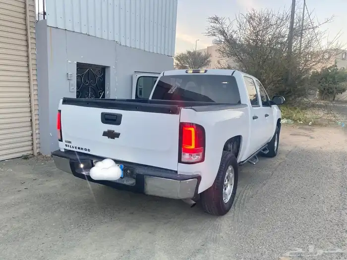 شفروليه سلفرادو ممشى قليل موديل 2010 قمة في النظافة. 11