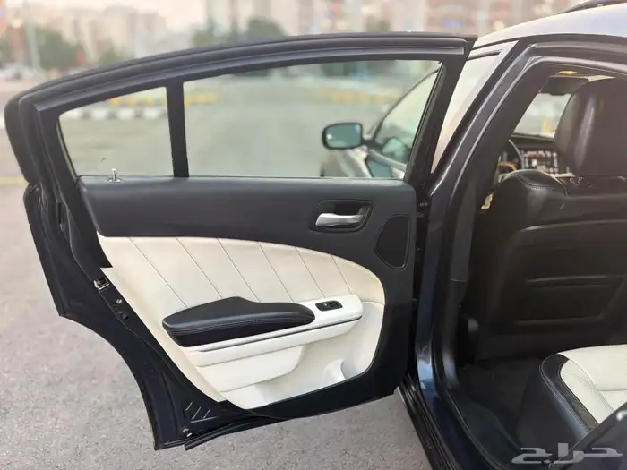 دودج شارجر 2018 فل كامل 6 سلندر في قمه النظافه 28