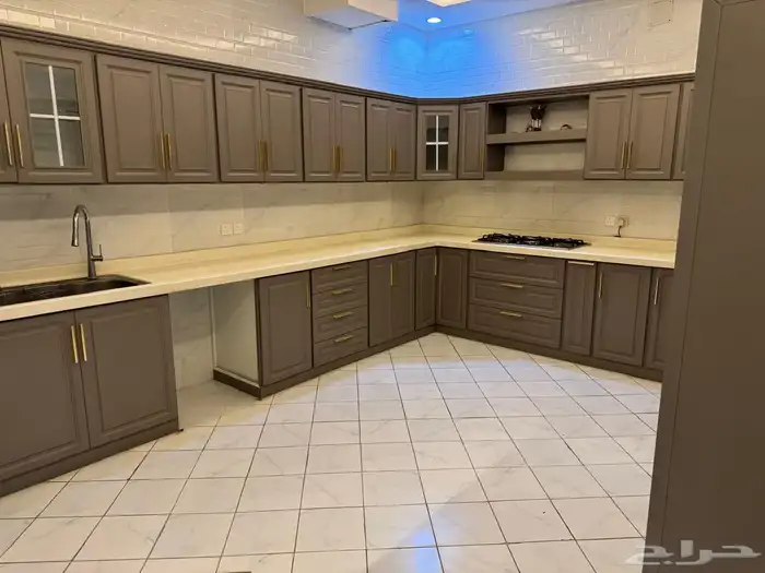 فيلا بكامل أثاثها للإيجار بحي الرمال البابطين 12