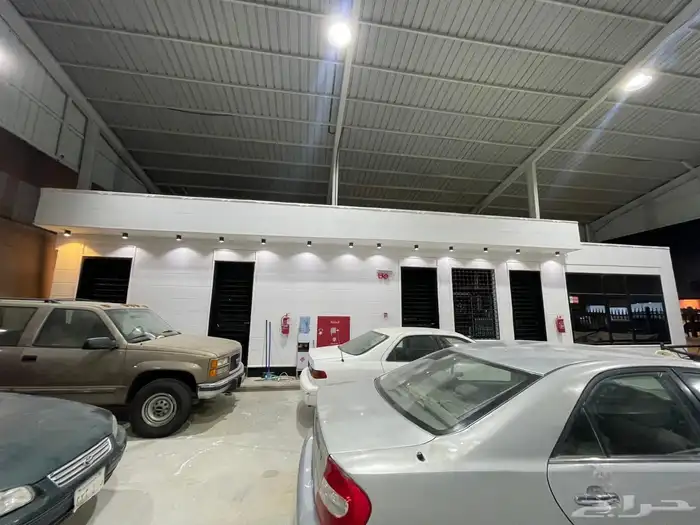 للبيع ارض مقام عليها معرض سيارات في معارض الشفاء 4