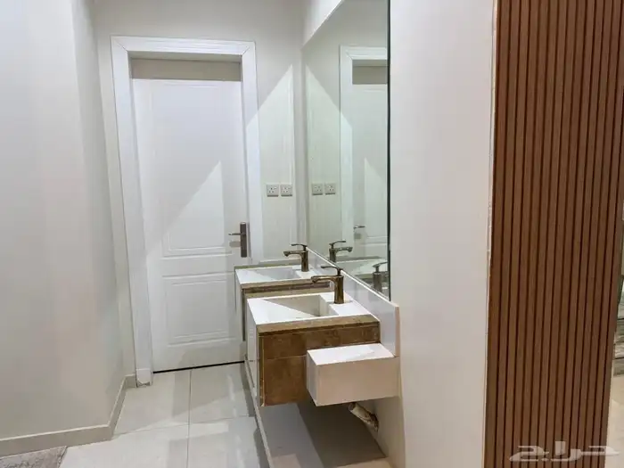 فيلا بكامل أثاثها للإيجار بحي الرمال البابطين 14