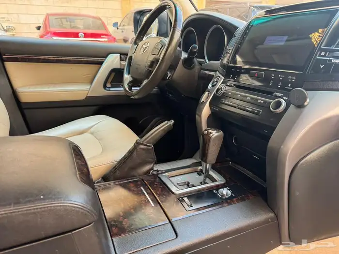 لاندكروزر 2009 VXR فل كامل سعودي 11