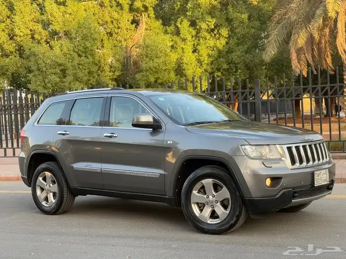 جراند شيروكي ليمتد 2013 (( بحالة ممتازة )) 23