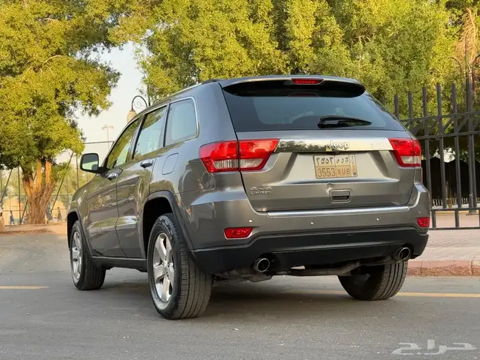 جراند شيروكي ليمتد 2013 (( بحالة ممتازة )) 11