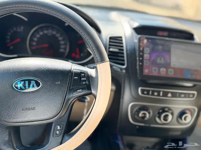 كيا سورنتو 2015 نظيفة جدا 6