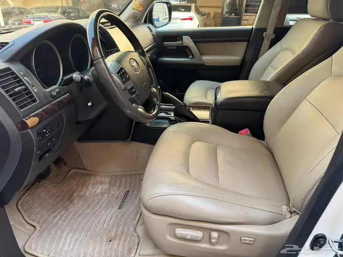 لاندكروزر 2009 VXR فل كامل سعودي 14