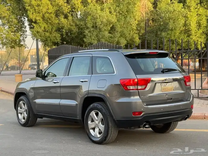 جراند شيروكي ليمتد 2013 (( بحالة ممتازة )) 12