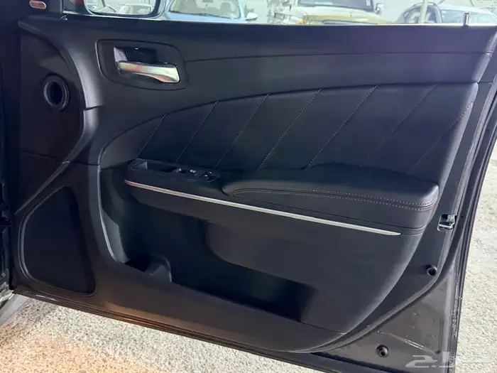 دوج شارجر 2023 اسكات باك 8 سلندر جديد بطاقه جمركيه 32