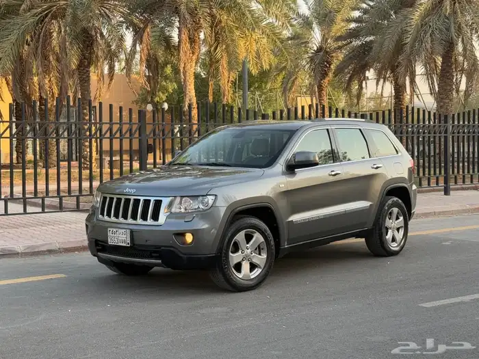 جراند شيروكي ليمتد 2013 (( بحالة ممتازة )) 4