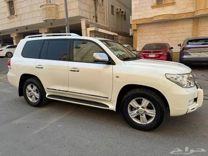 لاندكروزر 2009 VXR فل كامل سعودي 5