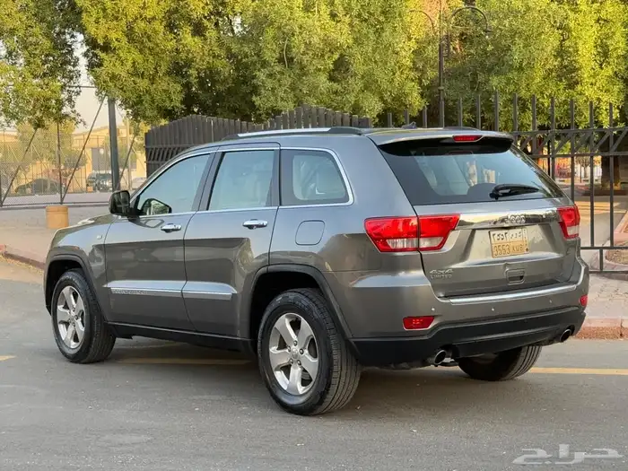 جراند شيروكي ليمتد 2013 (( بحالة ممتازة )) 13