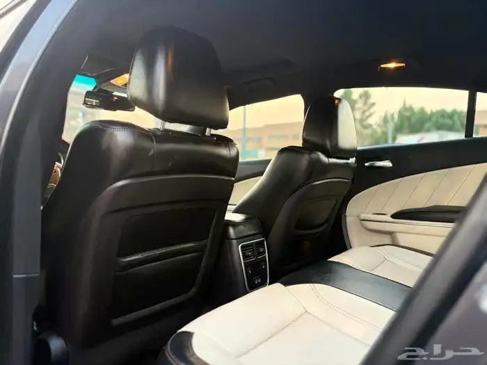 دودج شارجر 2018 فل كامل 6 سلندر في قمه النظافه 29