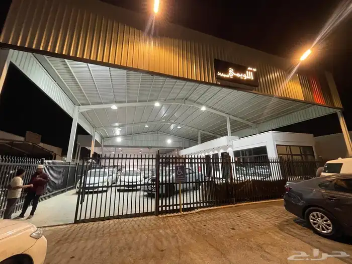 للبيع ارض مقام عليها معرض سيارات في معارض الشفاء 1