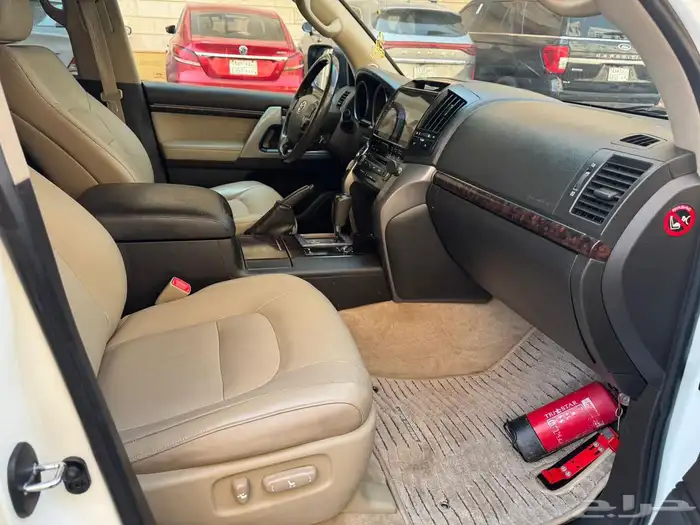 لاندكروزر 2009 VXR فل كامل سعودي 21