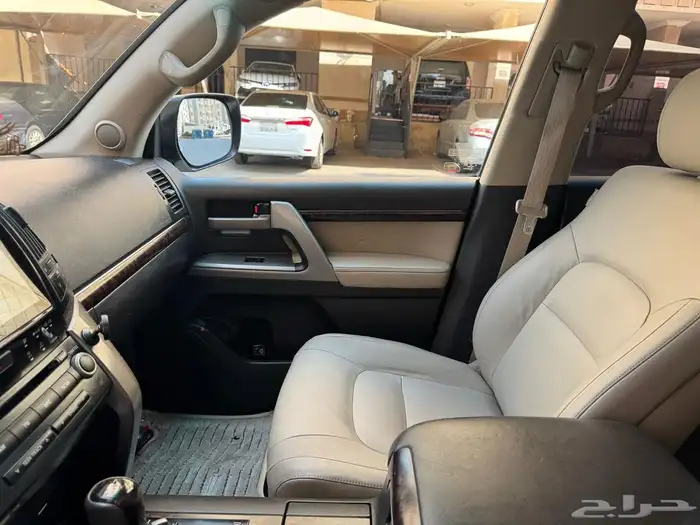 لاندكروزر 2009 VXR فل كامل سعودي 20