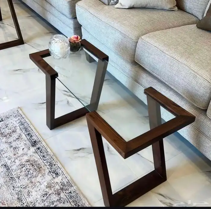 طاولات تفصيل حسب طلب 92