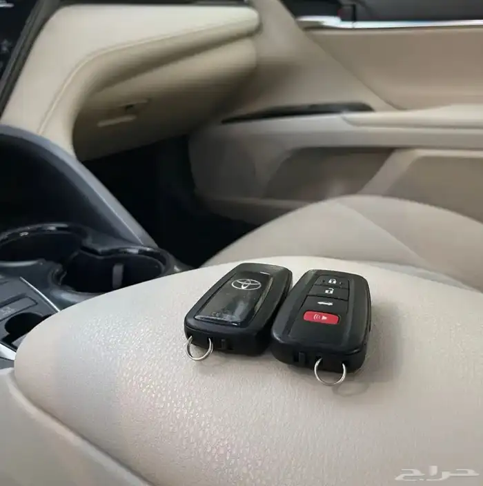 كامري هايبرد اللون ذهبي شبه الجديده 48