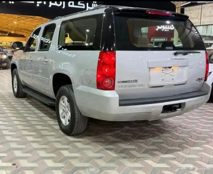 جي ام سي يوكن طويل 2011 على الشرط 3