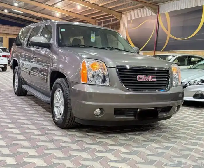 يوكن جي ام سي XL طويل 2013 في قمة النظافه 2