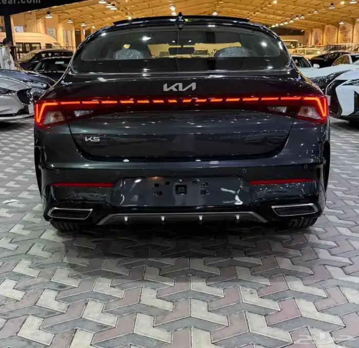 كيا K5 موديل 2023 نص فل عداد 31 الف فقط ع الشرط 6