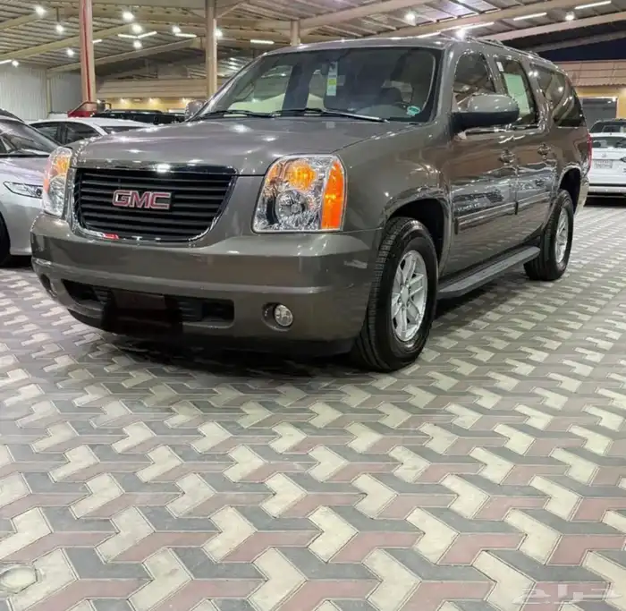 يوكن جي ام سي XL طويل 2013 في قمة النظافه 1