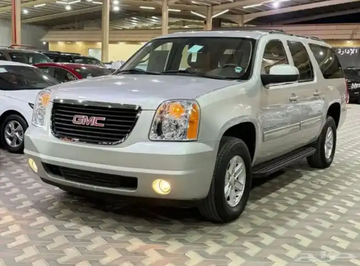 جي ام سي يوكن طويل 2011 على الشرط 2