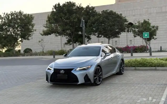 لكزس 2023 is300 عليها كت ال Isf350 1