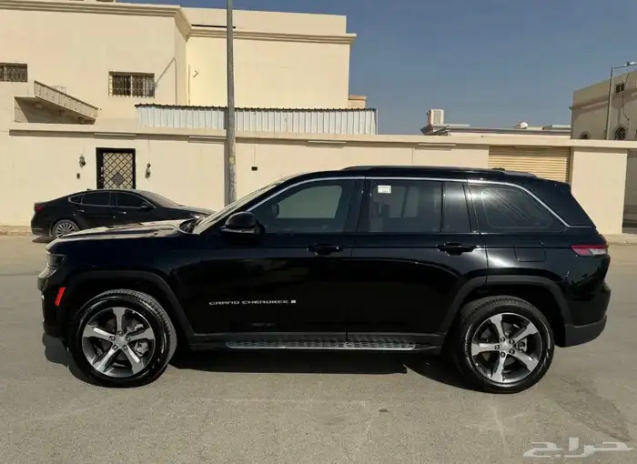 يب جراند شيروكي 2025 حالة الوكالة بدون خدش 3