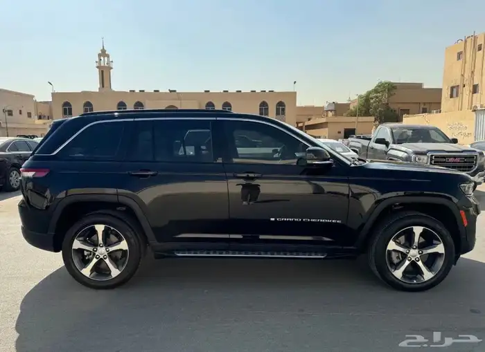 يب جراند شيروكي 2025 حالة الوكالة بدون خدش 5