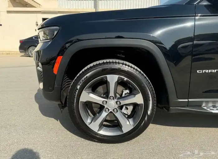 يب جراند شيروكي 2025 حالة الوكالة بدون خدش 8