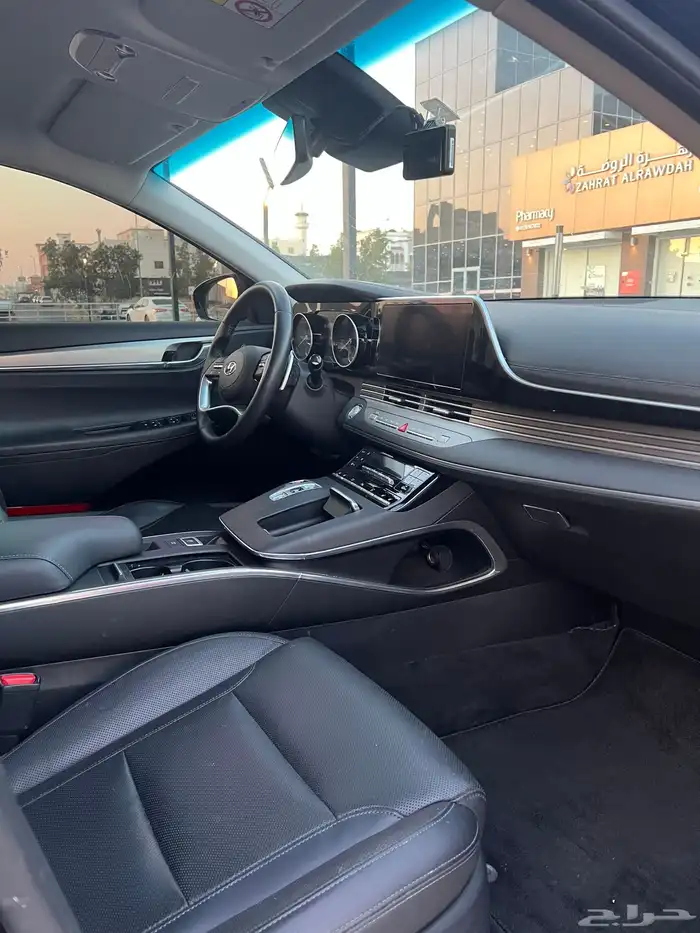 ازيرا 2022 (بنزين ) V6 7